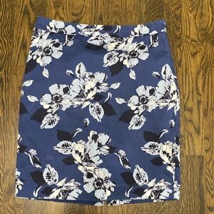 EUC The Limited Pencil Skirt size 8